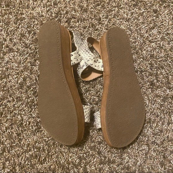 Steve Madden Platform Snakeskin Sandals - Picture 4 of 6